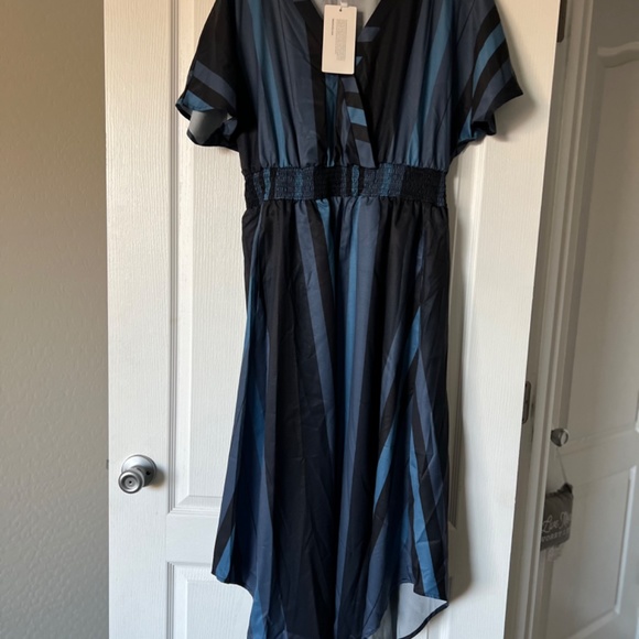 BloomChic - Striped Dolman Sleeve Pocket Shirred Flutter Wrap Dress - Picture 2 of 4